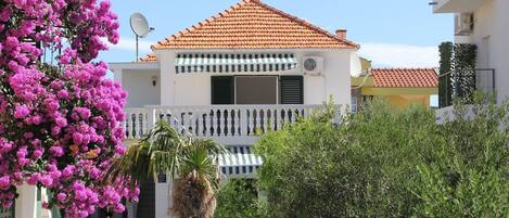 Kiến trúc tòa nhà