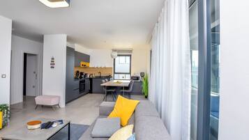 Căn hộ (A1) | Phòng khách