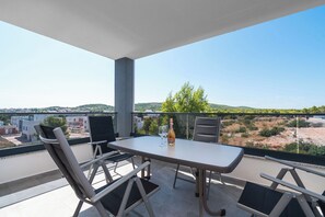 Apartment (A2) | Terrace/patio - Apartments Lenolu (Vodice)