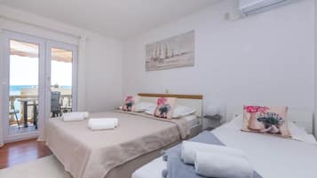 Room (S1) | Free WiFi
