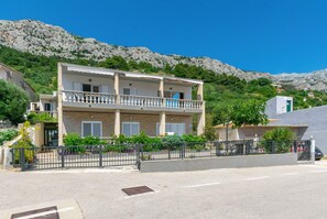 Building design - Rooms Maza (Brela)