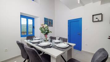 House | Dining