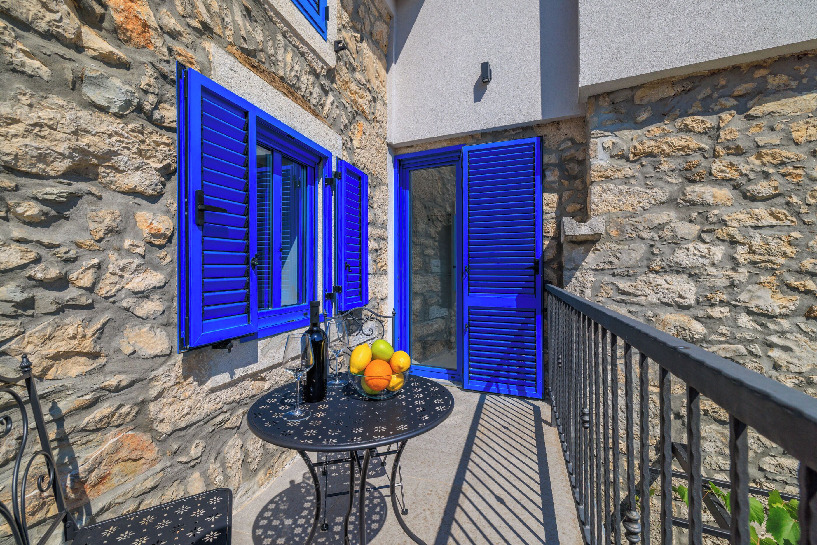 House | Balcony