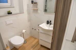 Apartment (A2) | Badezimmer