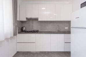 Apartment (A3) | Private kitchen | Microwave, stovetop, electric kettle - Apartment Juli (Vir)