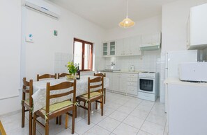 Apartment (A1) | Dapur peribadi | Peti sejuk, ketuhar gelombang mikro, ketuhar, dapur 