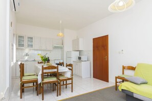 Apart Daire (A1) | Oturma odası