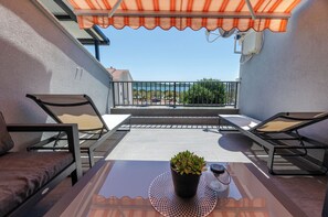 Apartment (A3) | Terrace/patio - Apartments Beachfront Srima (Vodice)