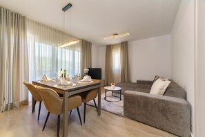 Apartment (A1) | Dining - Apartments Bila (Podstrana)