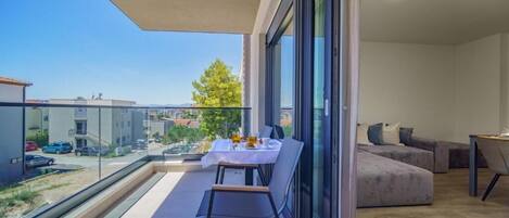 อพาร์ทเมนท์ (A2) | ระเบียง