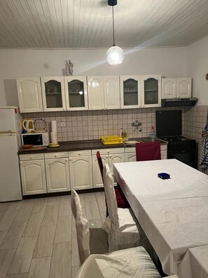 Apartment (A3) | Private kitchen - Apartments Zora (Biograd na Moru)