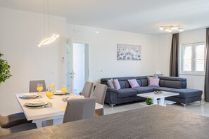 Apartment (A2) | Living room - Apartments Nikol (Okrug)