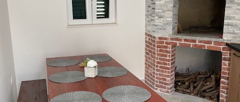 Apartment (A1) | Outdoor dining