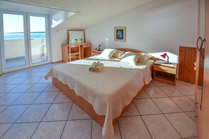 Apartment (A7) | Free WiFi - Apartments Mandre Near sea (Kolan)