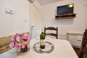 Apartment (A4) | Dining - Apartments Mandre Near sea (Kolan)