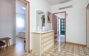 Apartment (A1) | Koridor
