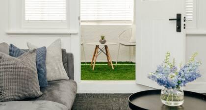 Sun-Filled Art Deco Apartment | Heart of Brunswick