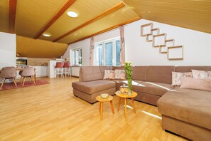 Apartment (A3) | Living room - Apartments Sofija (Fuzine)