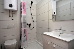 Studio (A1) | Bathroom - Apartment Cozy Garden (Fazana)