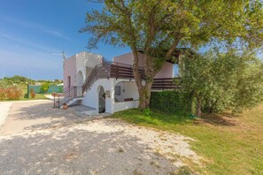 Courtyard - House Berto (Medulin)