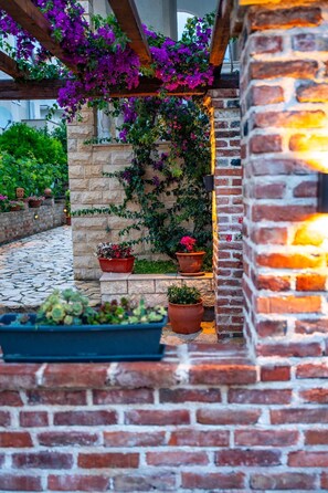 Courtyard - Apartment Grguric Apartments (Rab)