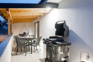 Apartment (A1) | BBQ/picnic area - Apartment Grguric Apartments (Rab)