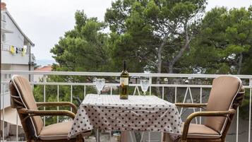 Room (S4) | Terrace/patio