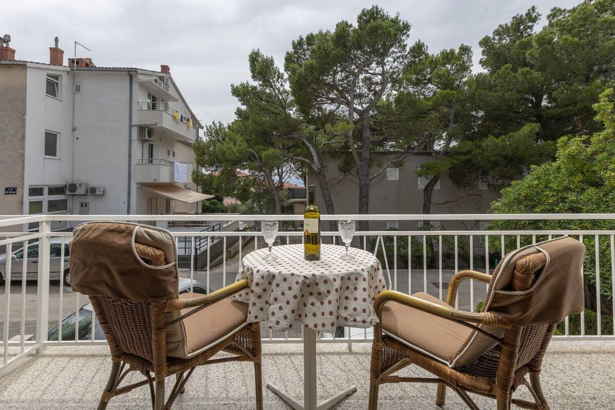 Room (S3) | Terrace/patio