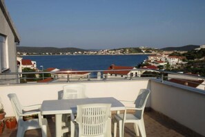 Apartment (A4) | Water view - Apartments Nadica (Rogoznica)
