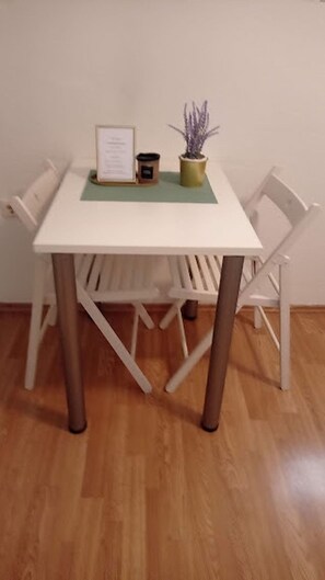 Studio (A1) | Dining - Apartments Dariana (Makarska)