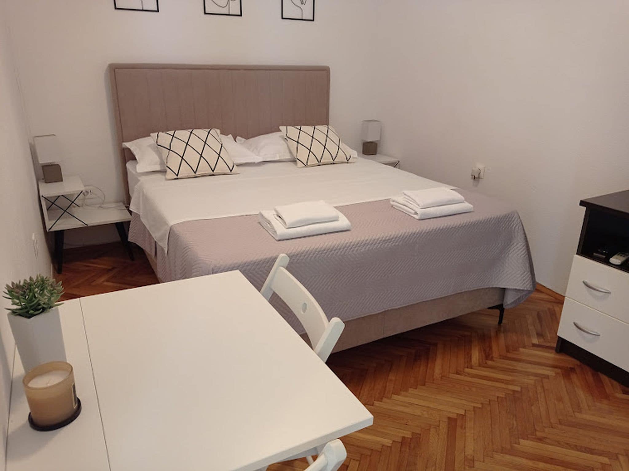 Studio (A2) | Interior