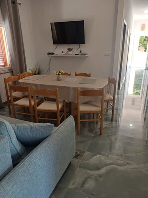 Apartment (A1) | Living room - Apartment Maris (Karlobag)