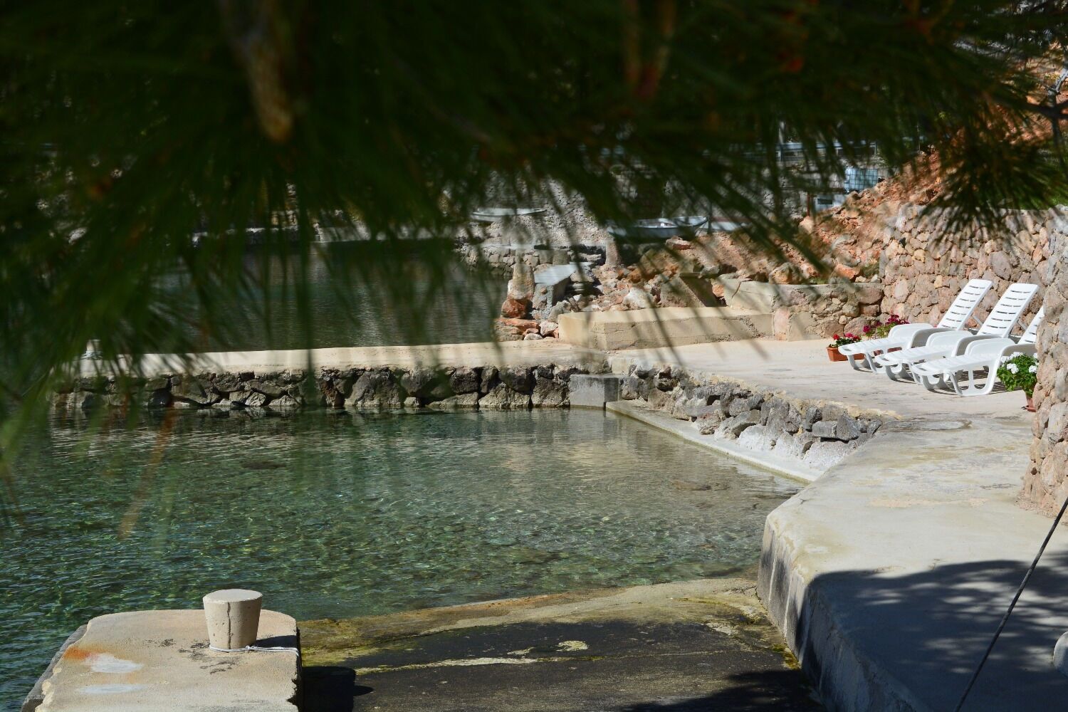 بالقرب من الشاطئ