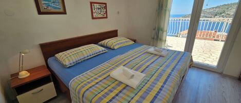 Maison | Coffres-forts dans les chambres, fer et planche Ă repasser