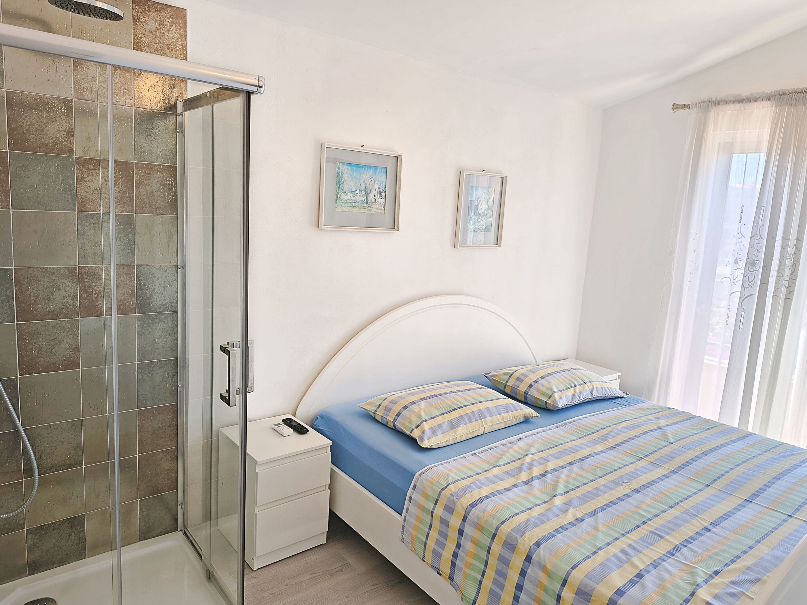 House | In-room safe, iron/ironing board, free WiFi