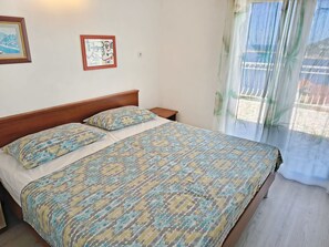 Maison | Coffres-forts dans les chambres, fer et planche à repasser
