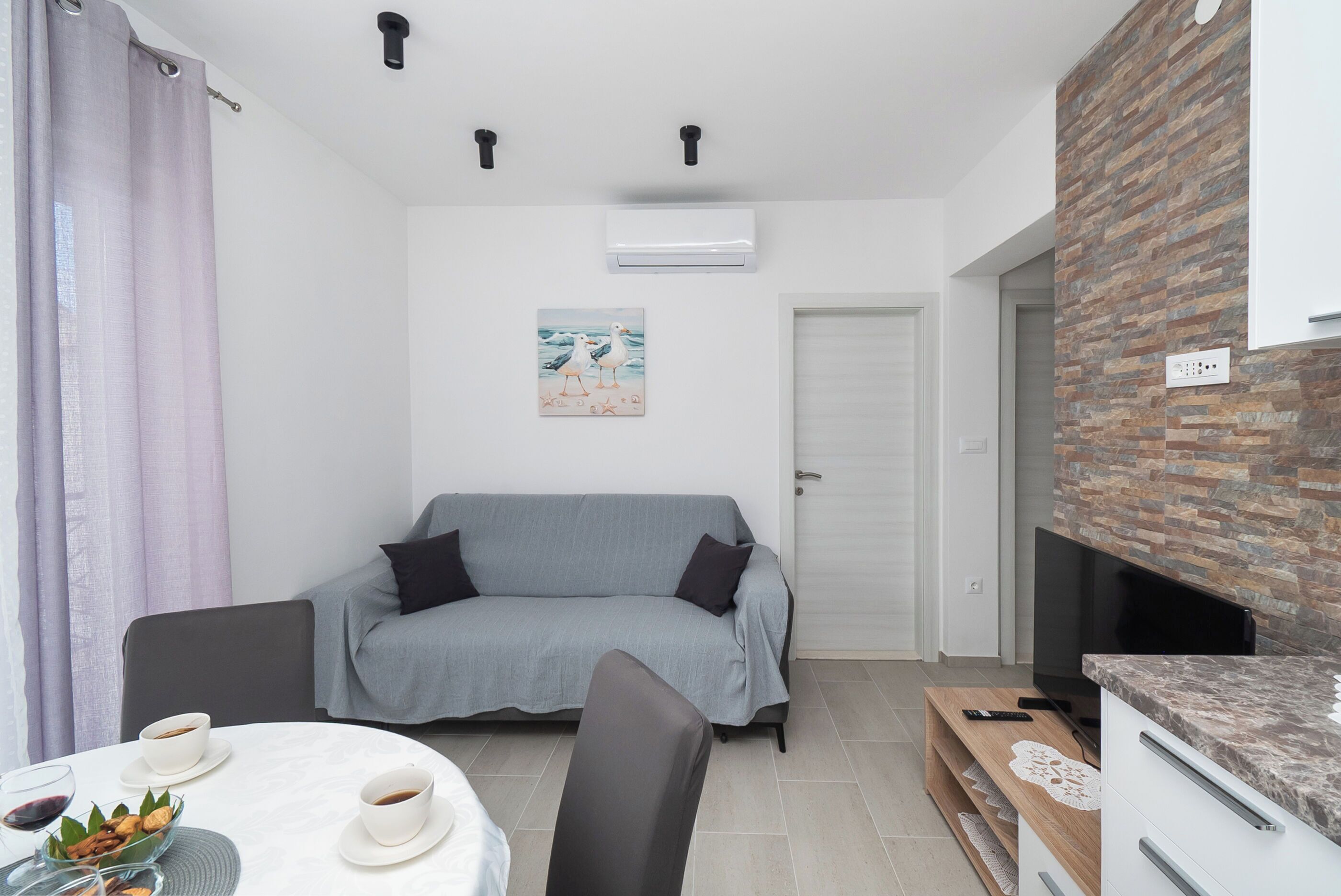 Apartment (A3) | Eigene Küche | Kühlschrank, Ofen, Herdplatte, Wasserkocher