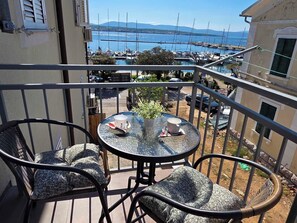 Balcony - Apartment Neo (Malinska-Dubasnica)