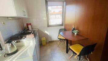 Studio (A1) | Private kitchen | Fridge, stovetop, espresso maker, electric kettle