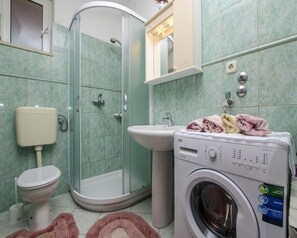 Apartment (A1) | Bathroom - Apartment Sea View (Postira)