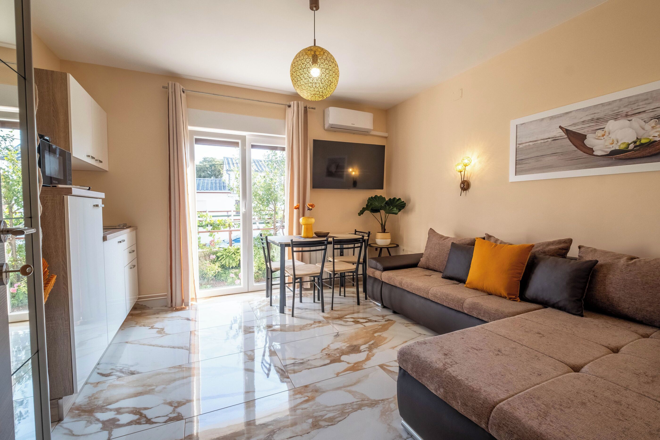Apartemen (A1) | Ruang keluarga
