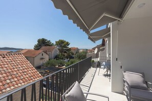 Apartment (A1) | Terrace/patio - Apartments Lavandela Girandela (Sibenik)