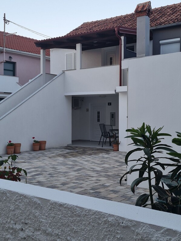 Kiến trúc tòa nhà