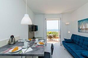 Apartemen (A1) | Tempat makan