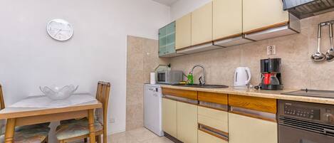 公寓 (A1) | 私人廚房 | 電冰箱、微波爐、烤箱、爐台