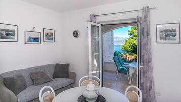 Apartment (A2) | Living room