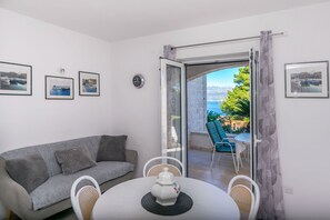 Apartemen (A2) | Ruang keluarga