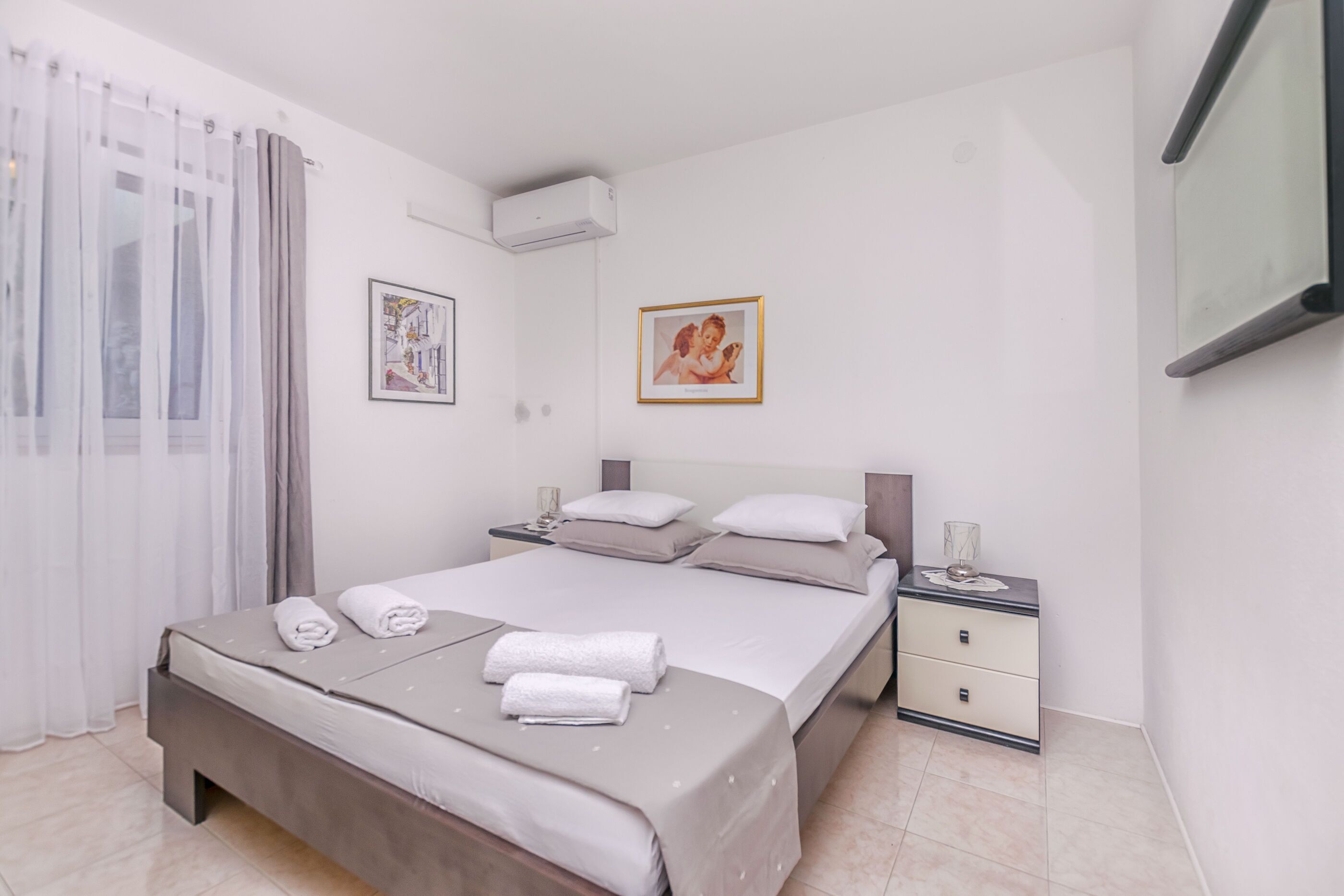 Apartment (A2) | In-room safe, iron/ironing board, free WiFi