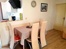 Lägenhet (A1) | Restauranger