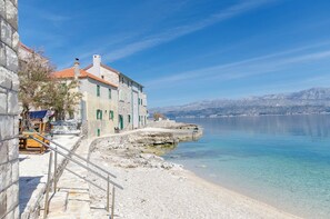 Beach - Apartments Terrace (Postira)
